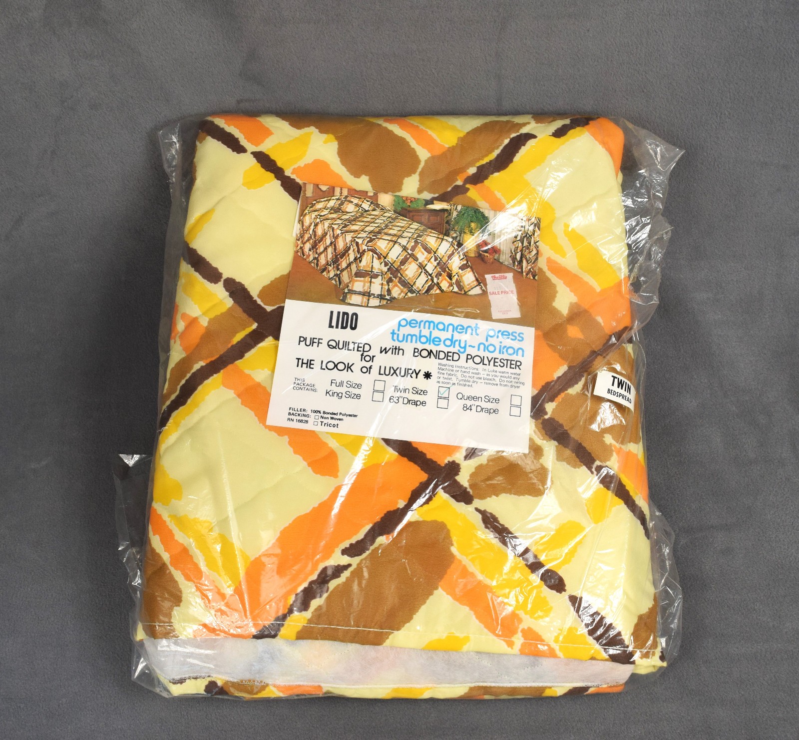 Vtg 60s 70s quilted bedspread Twin Yellow Brown Hippie Boho Retro Mid Century