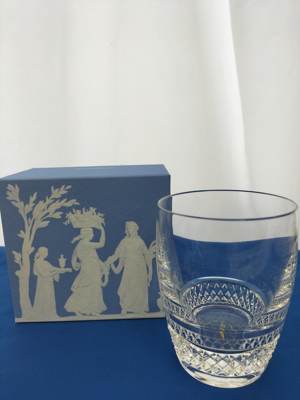 WEDGWOOD 2014 Earglass