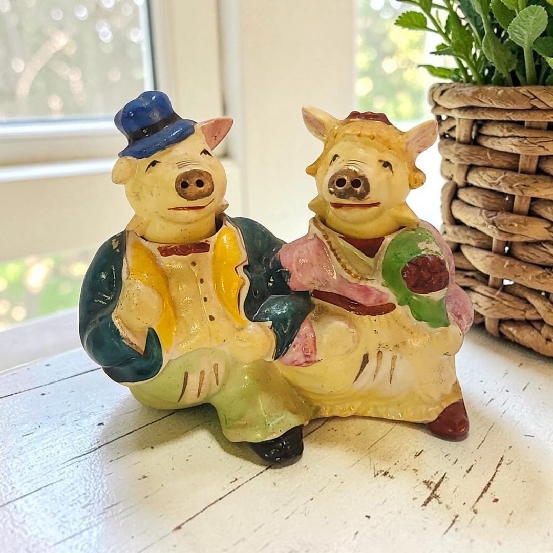 VTG Mid Century Porcelain Salt & Pepper Nodders Walking Dapper Pig Couple Japan