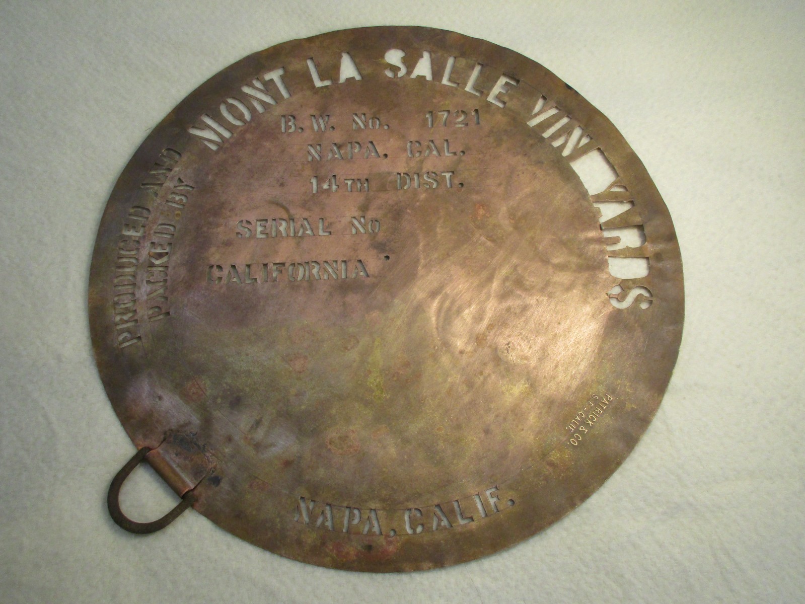 VINTAGE MONT LA SALLE VINEYARDS NAPA CALIFORNIA WINE BARREL COPPER BRASS STENCIL VINTAGE MONT LA SALLE VINEYARDS NAPA CALIFORNIA WINE BARREL COPPER BRASS STENCIL