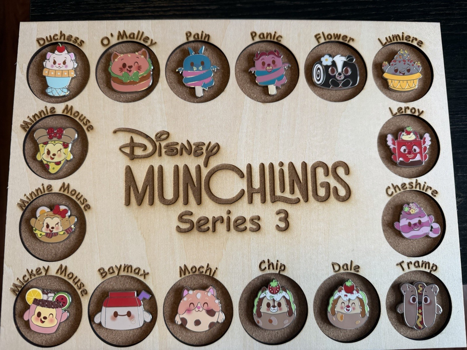 Disney Munchlings Series 3 Disney Character Pins Set with board