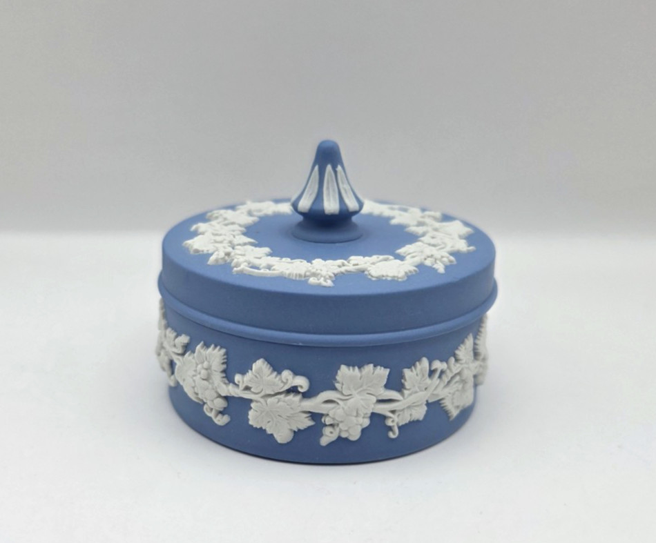 Wedgwood Jasperware Blue Trinket Box Grapevine 3\