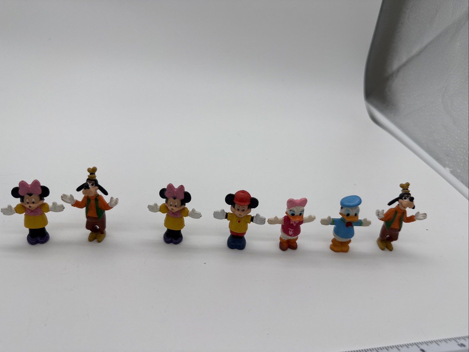 7 Vtg Walt Disney World Mickey Mouse Minnie Goofy Donald DaisyPlastic Figurines