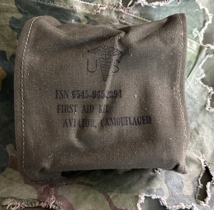 Vietnam War 1967 US GI Army AVIATION FIRST AID POUCH w/Original Waterproof Case