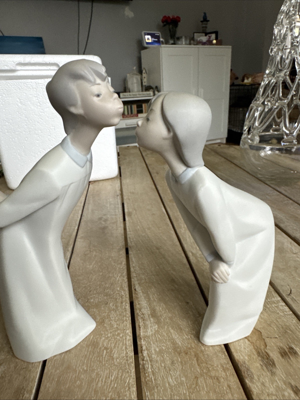 NAO by LLADRO Girl Kissing Boy Kissing  Nightgown Matte Porcelain Figurines 1972