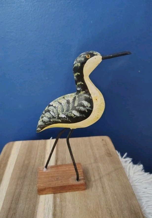 Vtg Hand Carved Painted Wooden Shore Bird Folk Art Figure Yellow Belly