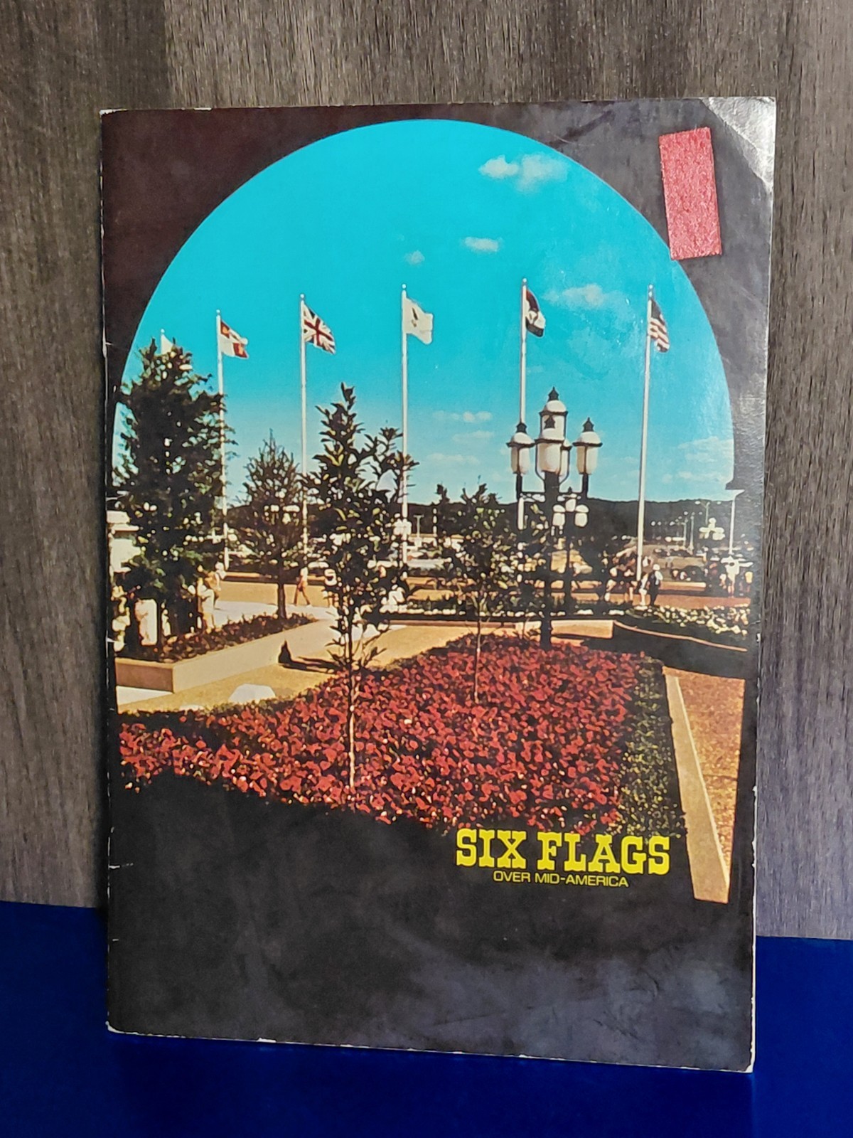 Vintage 1970s Six Flags Over Mid-America Pictorial Souvenir Book St Louis