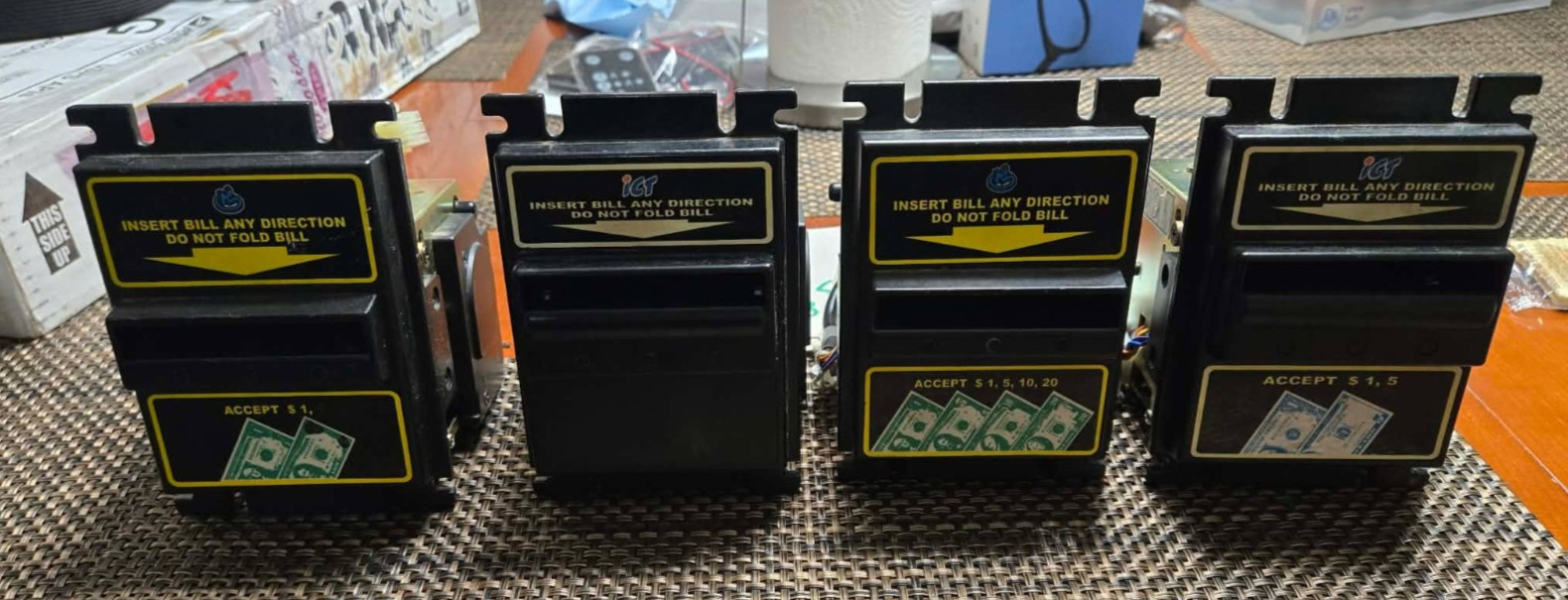 IGT Bill acceptors (4 lot)  12 volt DBA arcade, gaming BL 700, BL 600