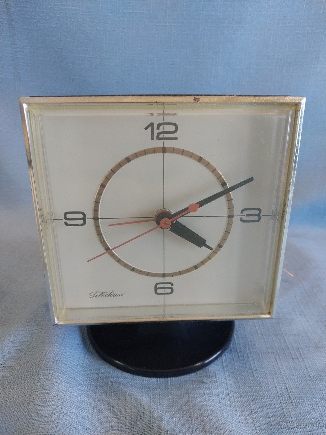 Telechron Electric Alarm Clock — Model 7808k— Vintage — USA Made Working