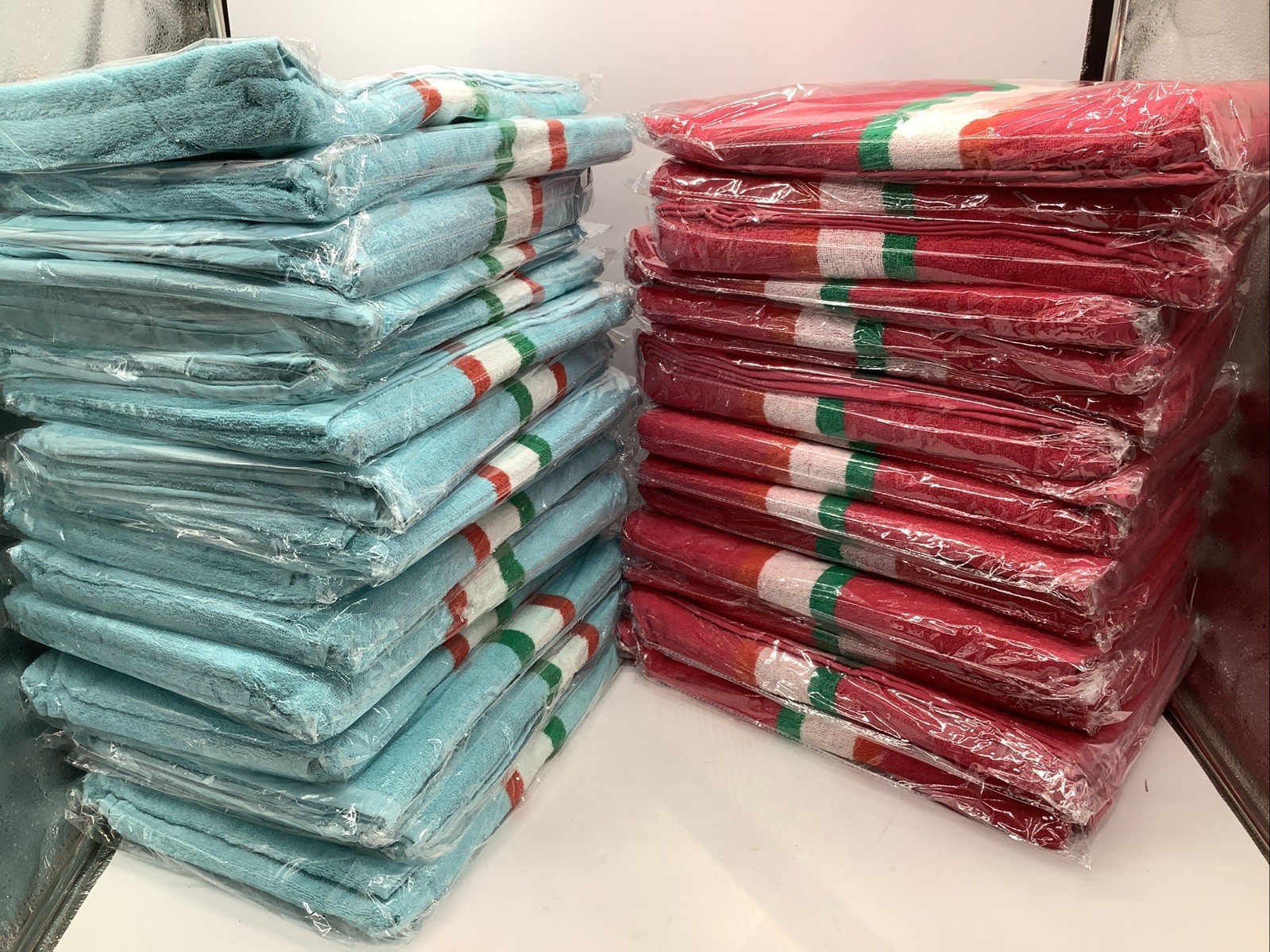 Venetian Palazzo Casino Hotel Pool Beach Towel Giveaway Lot of 30 NO LOGO PLAIN