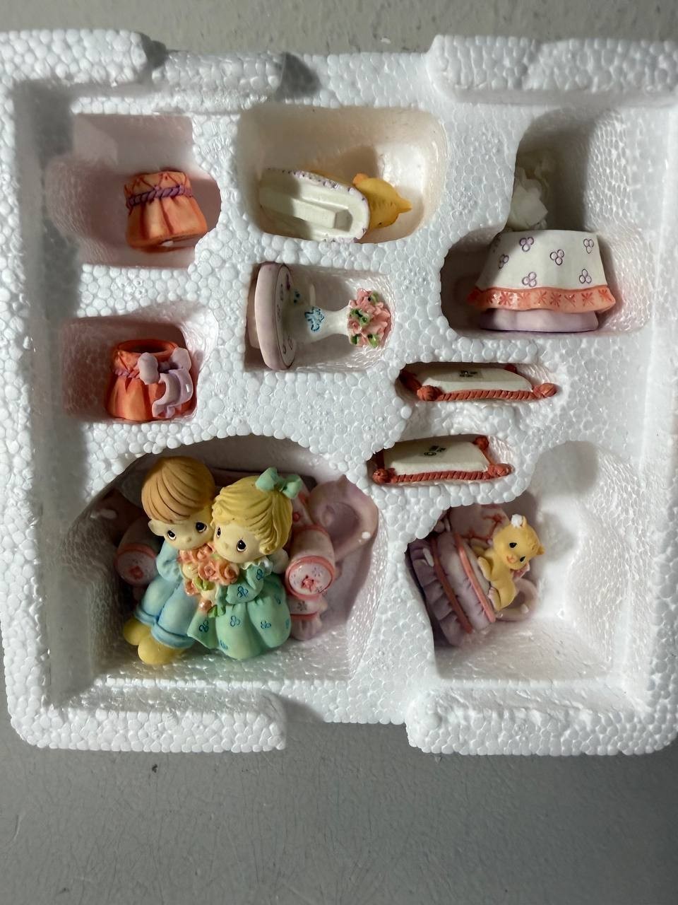 Precious Moments Enesco 482587A Boy Girl Sofa Mini Tea Set Vintage Miniature MQT