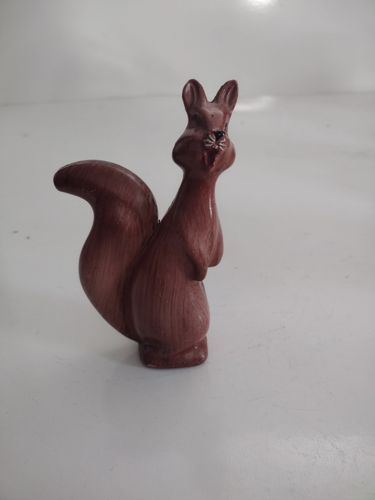 Brown Ceramic Squirrel Figurine Glossy Woodland Animal Decor 6\