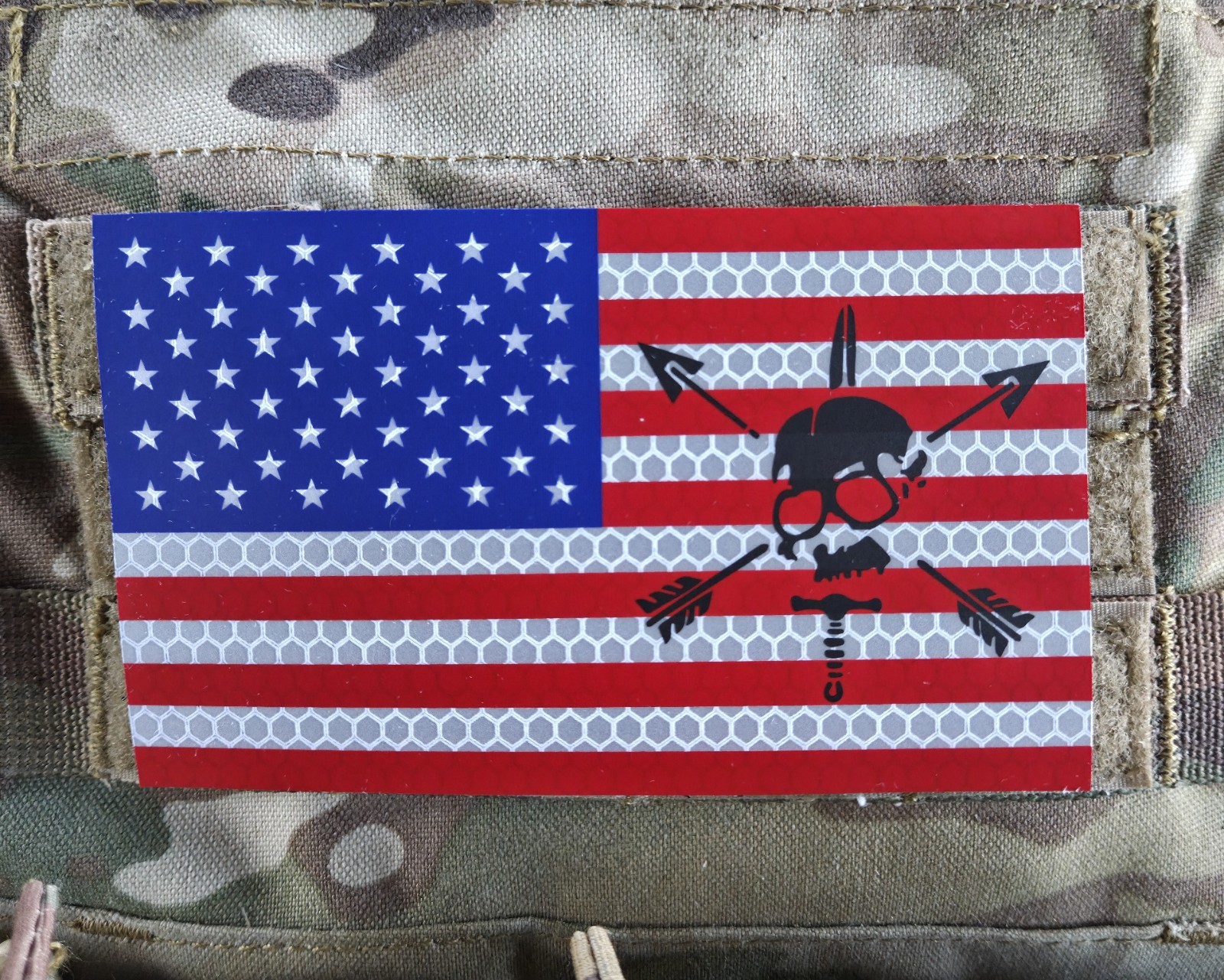 Large Infrared US CIF Flag IR US Army Green Beret Nous Defions SFARTAETC SOCOM