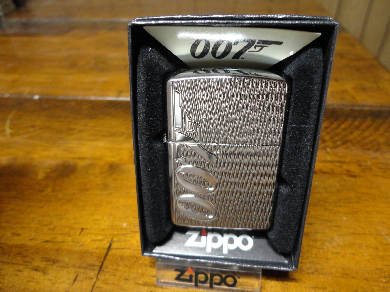 JAMES BOND 007 HIGH POLISH CHROME ARMOR ZIPPO LIGHTER MINT IN BOX JAMES BOND 007 HIGH POLISH CHROME ARMOR ZIPPO LIGHTER MINT IN BOX
