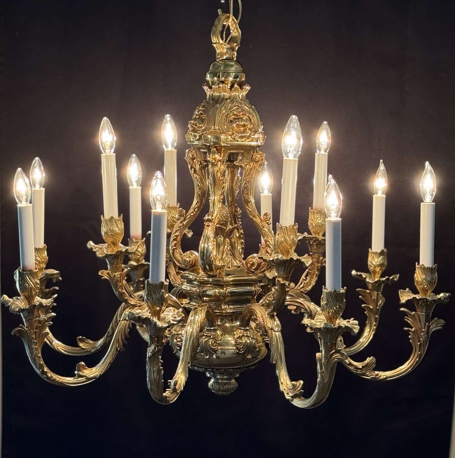 Grand Gilt Brass Bronze French Rococo Baroque Style Chandelier 32” 12 Lights Grand Gilt Brass Bronze French Rococo Baroque Style Chandelier 32” 12 Lights