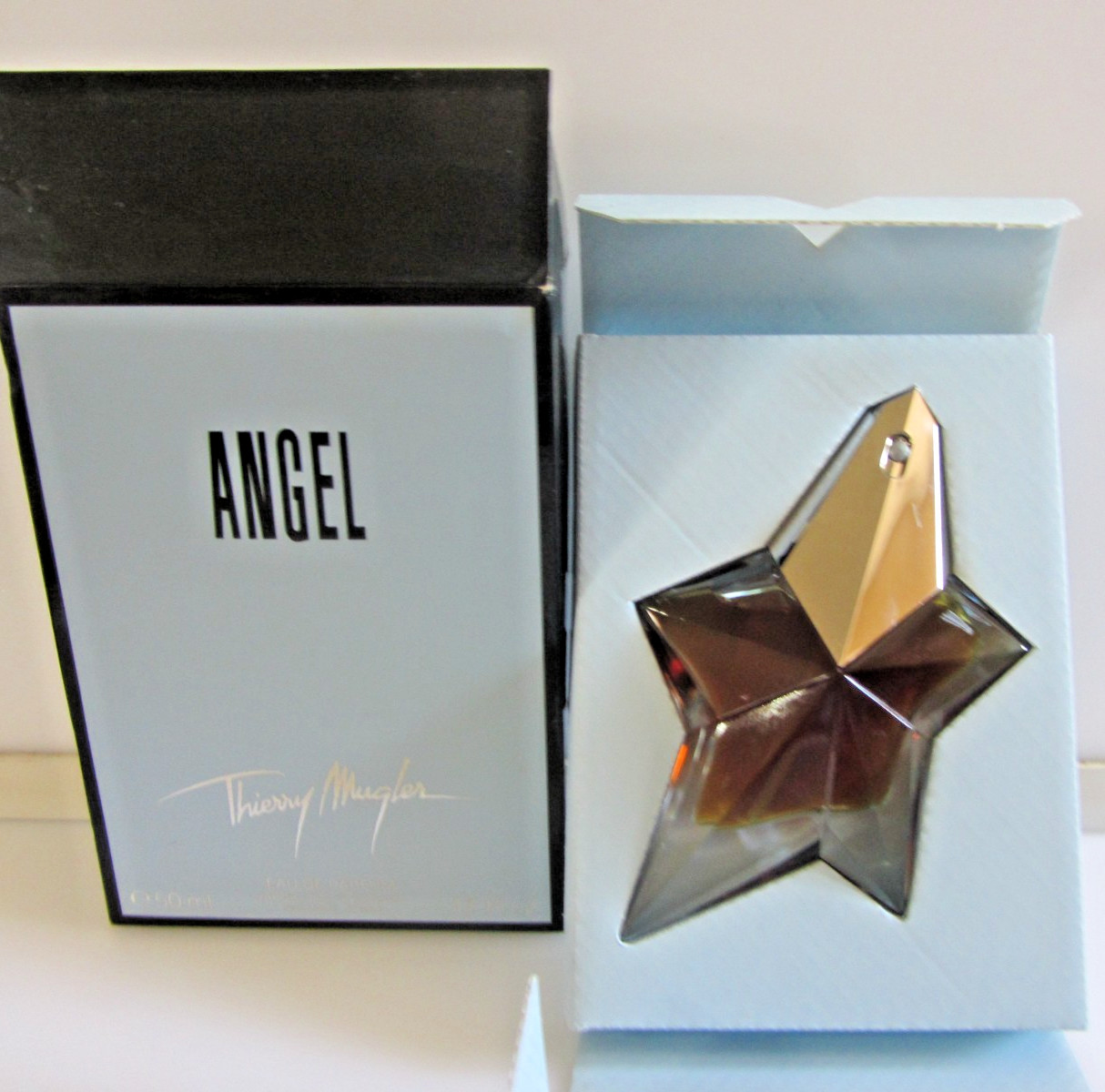 Vintage 1990s Thierry Mugler Angel Eau de Parfum Spray 50ml / 1.7 oz Star Flacon Vintage 1990s Thierry Mugler Angel Eau de Parfum Spray 50ml / 1.7 oz Star Flacon