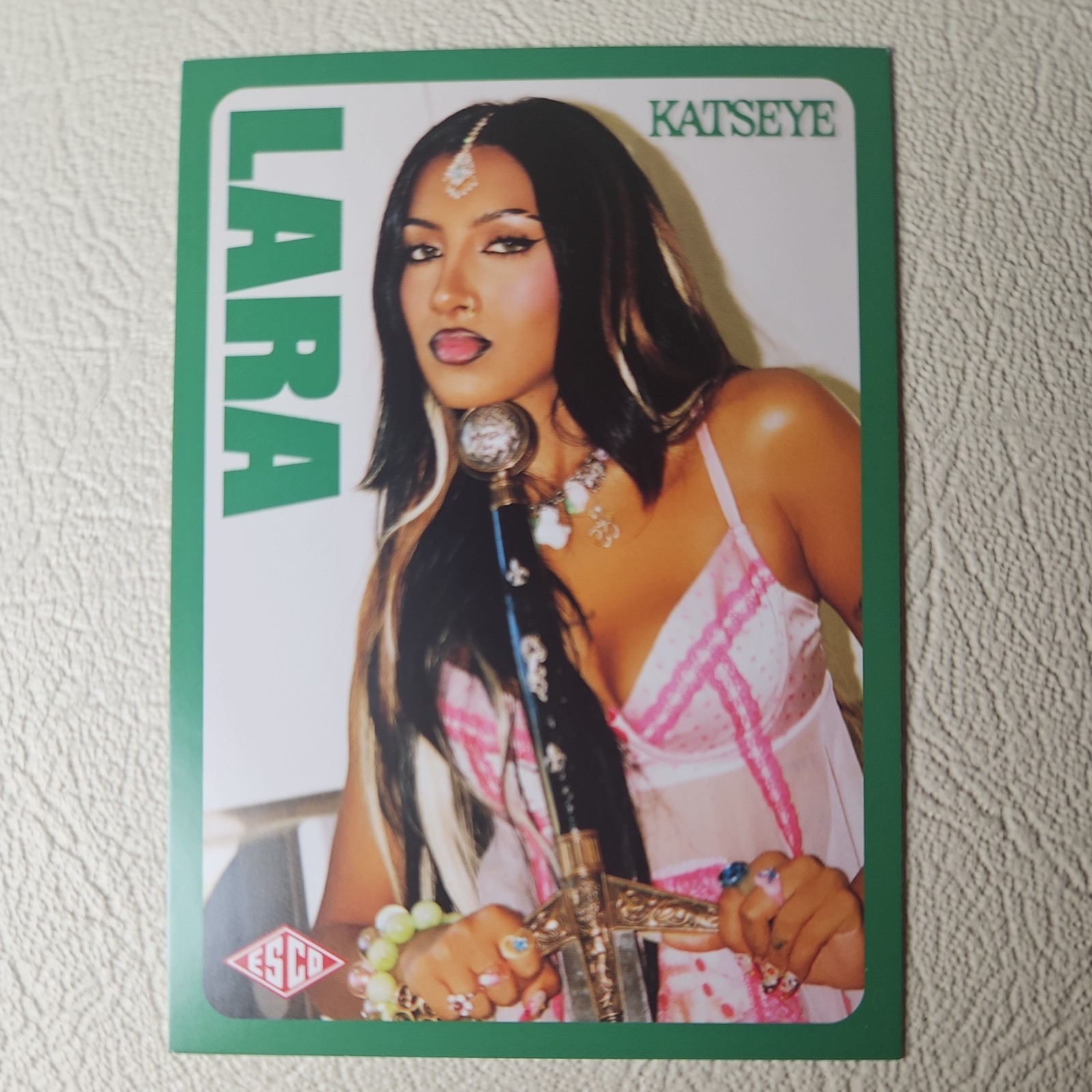 2026 Esco Katseye Wild #10 Lara HYBE x Geffen *GEM MINT?* *INCLUDES PROTECTOR*