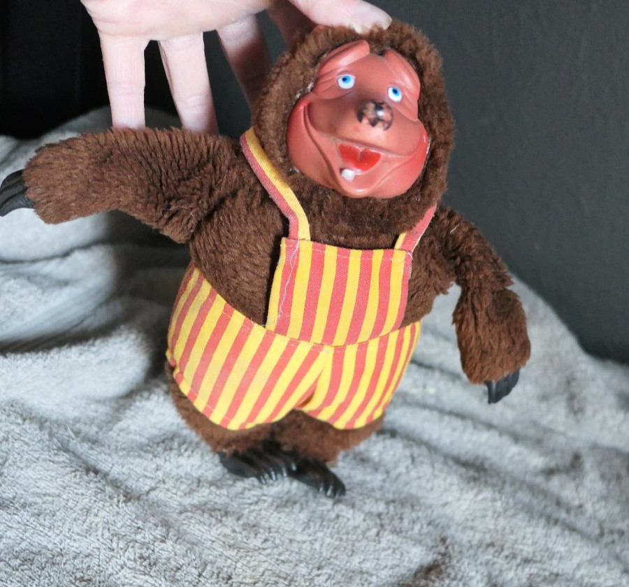 Vintage 1980s Showbiz Pizza Rockafire Explosion Billy Bob Bear Toy Doll Vintage 1980s Showbiz Pizza Rockafire Explosion Billy Bob Bear Toy Doll