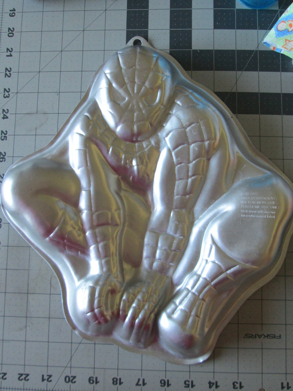 2008 Wilton Marvel Spider-man Spiderman Cake Pan 2105-5062 GUC - No Insert