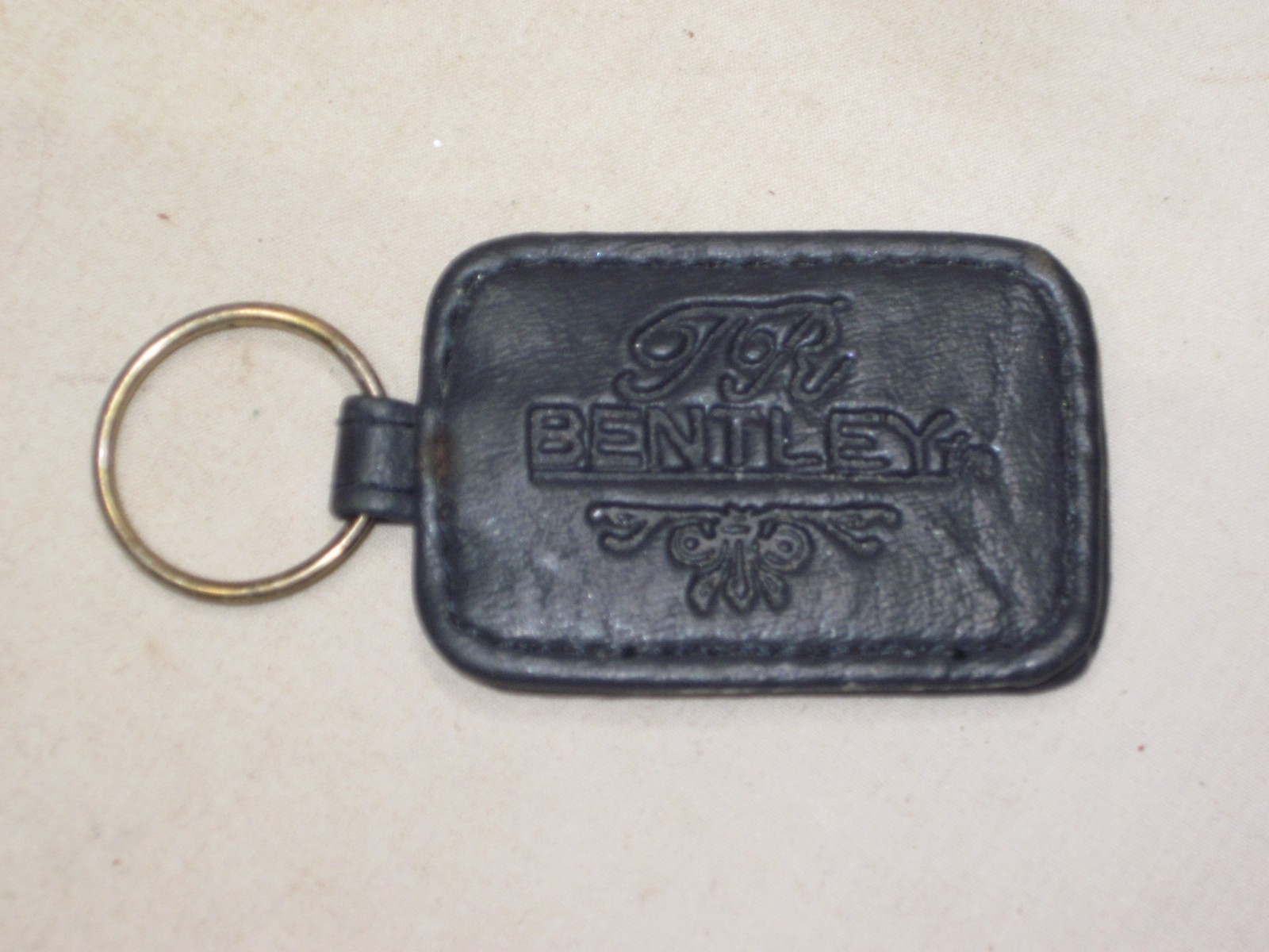 vintage TR BENTLEY key chain leather ring FOB vintage TR BENTLEY key chain leather ring FOB