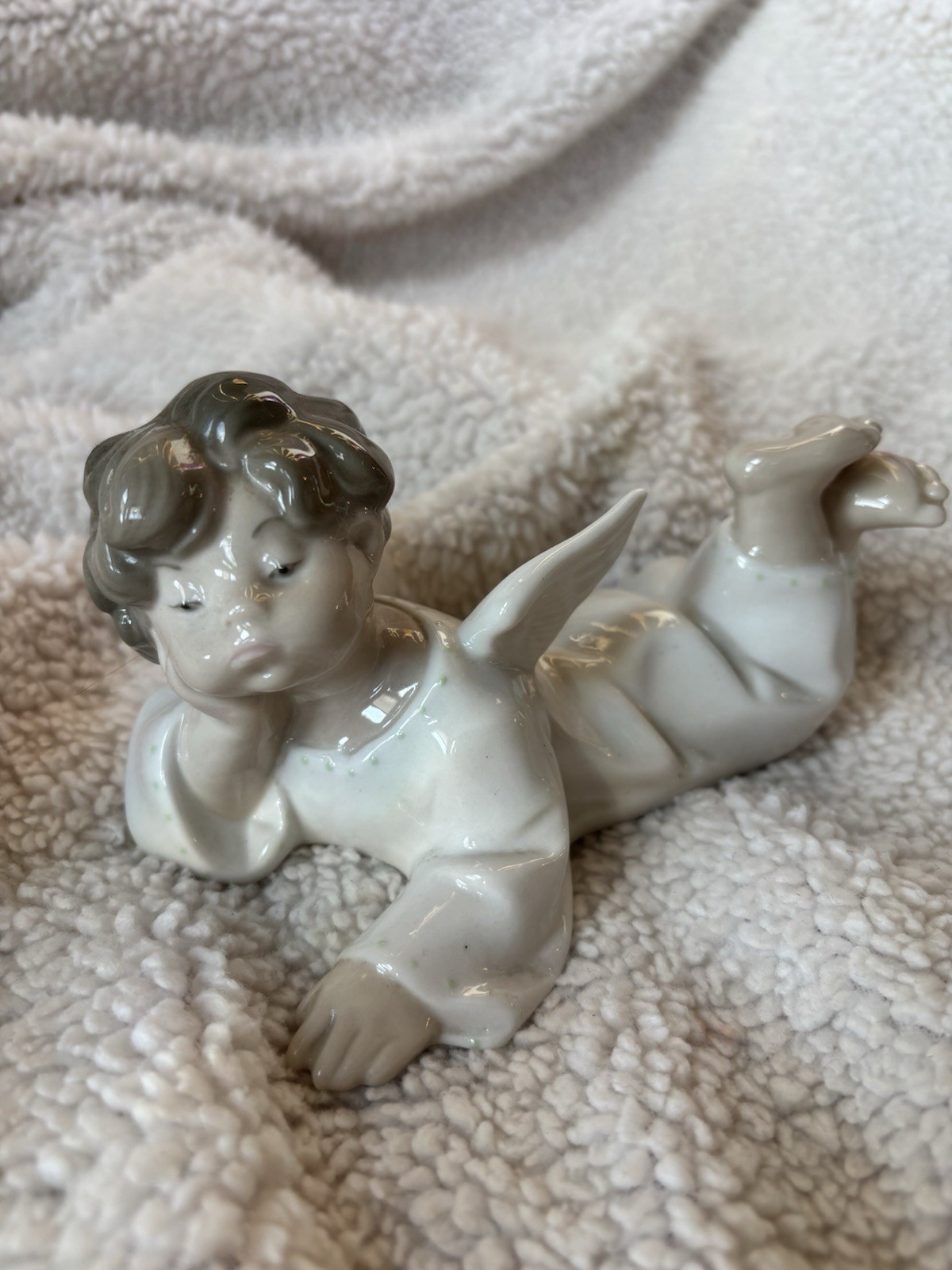 VINTAGE 1971-1974 Lladro Angel Laying Down 01004541 RETIRED *PRICE REDUCED