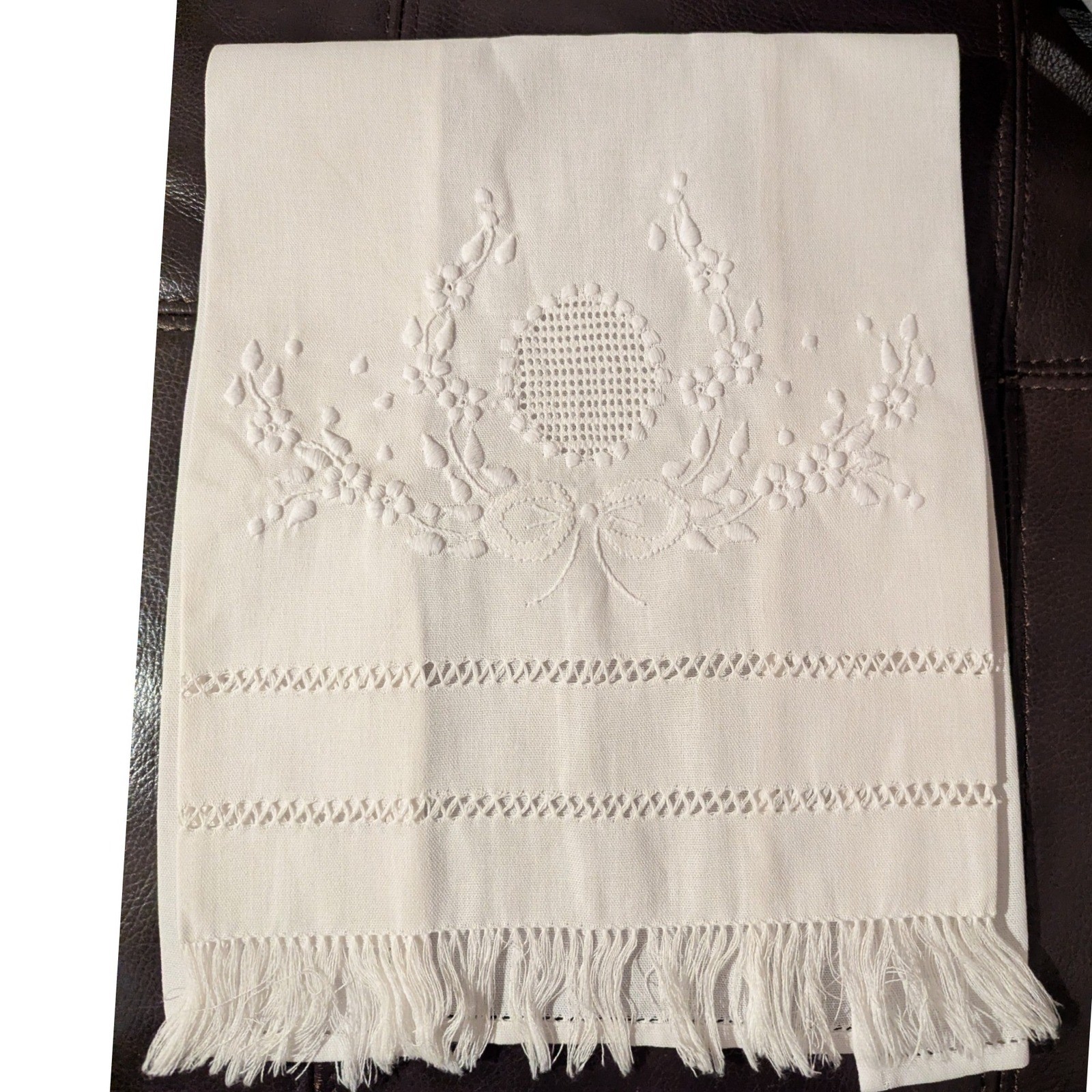 Vintage Linen Hand Embroidered Floral Wreath Guest Towel with Fringe Hemstitch Vintage Linen Hand Embroidered Floral Wreath Guest Towel with Fringe Hemstitch