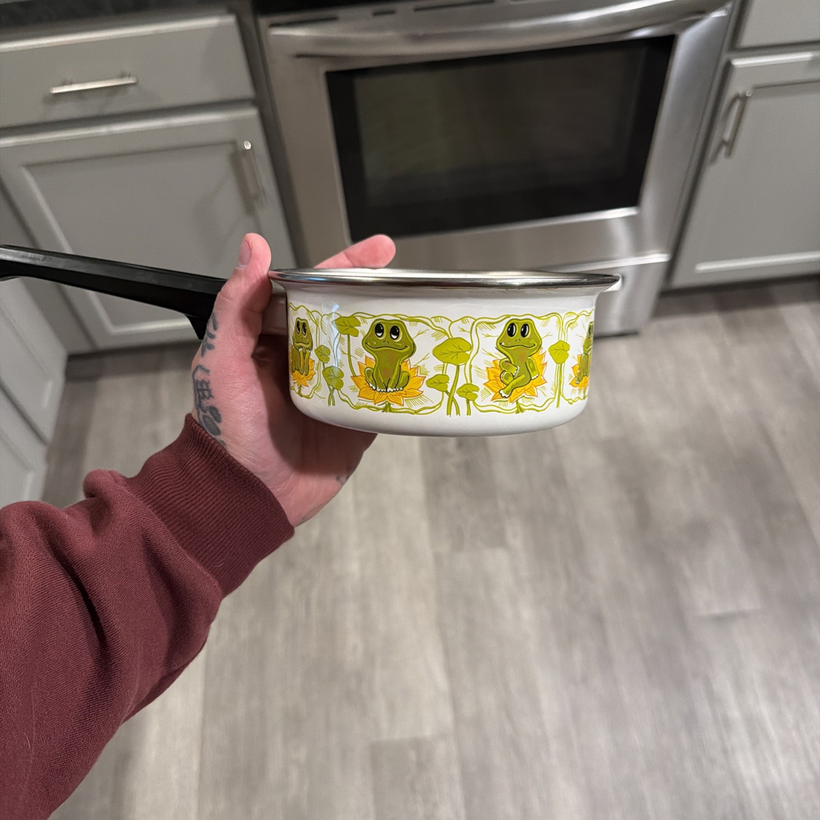 Vintage MINT Sears and Roebuck Neil the Frog Enamelware Skillet Pan Cookware Vintage MINT Sears and Roebuck Neil the Frog Enamelware Skillet Pan Cookware