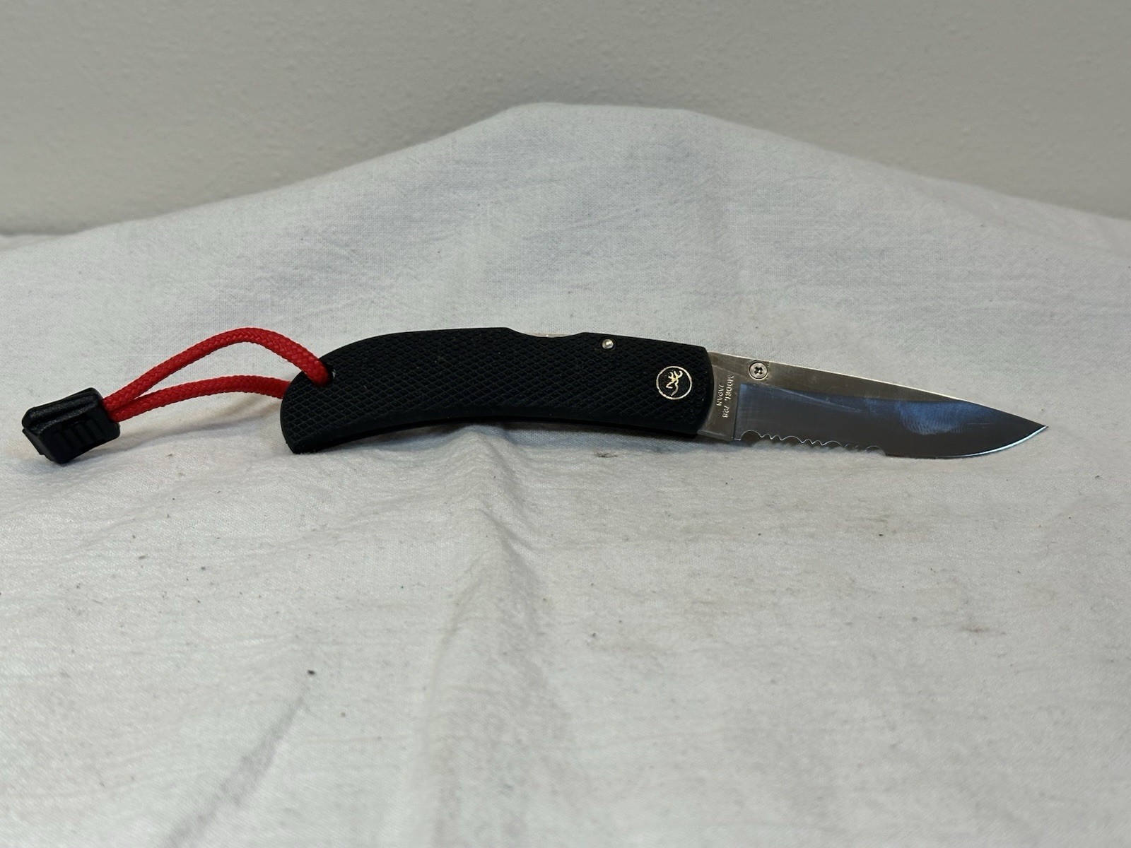 Vintage Browning Seki Japan Model 726 Folding Knife Black Rubber Combo Edge Vintage Browning Seki Japan Model 726 Folding Knife Black Rubber Combo Edge