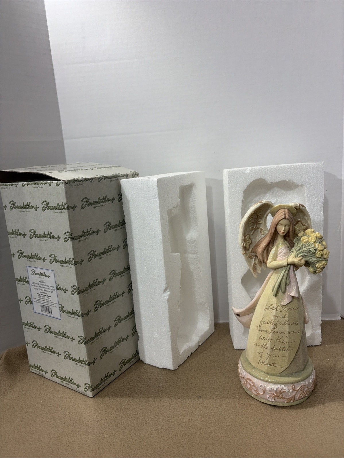 Foundations Angels Musical Angel with Bouquet Figurine 4004556 New Foundations Angels Musical Angel with Bouquet Figurine 4004556 New