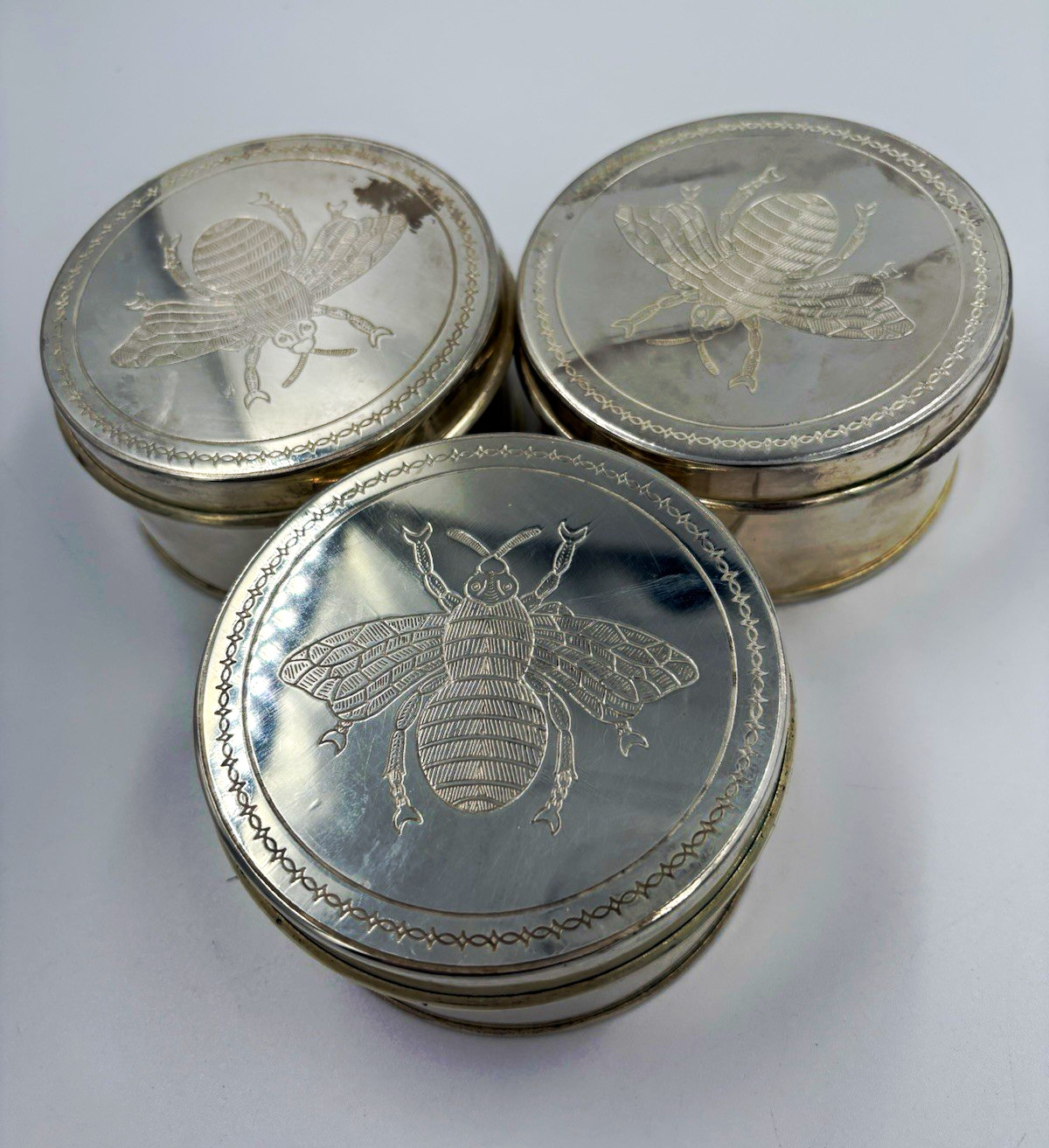 Vintage India Silver Plate Trinket Boxes 3pc Set Engraved Bee Round Lidded