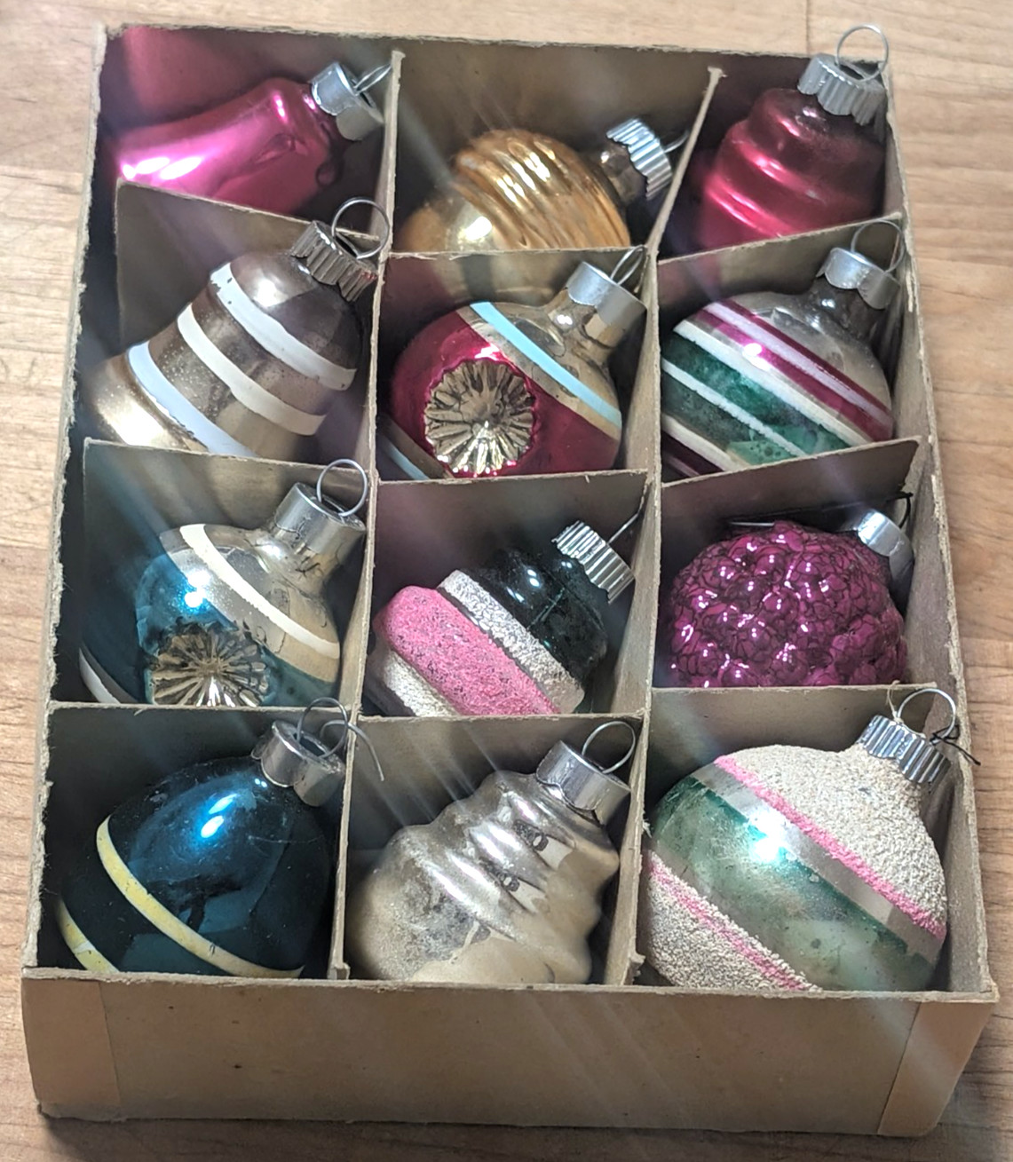 12 Fancy Shiny Brite Christmas Ornaments Stencil, Shapes, Stripes, Original Box 12 Fancy Shiny Brite Christmas Ornaments Stencil, Shapes, Stripes, Original Box