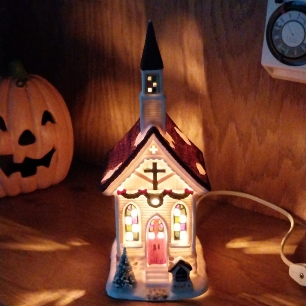 Christmas Valley Vintage Deluxe Porcelain Church Grace Chapel 1993 Hand Painted Christmas Valley Vintage Deluxe Porcelain Church Grace Chapel 1993 Hand Painted