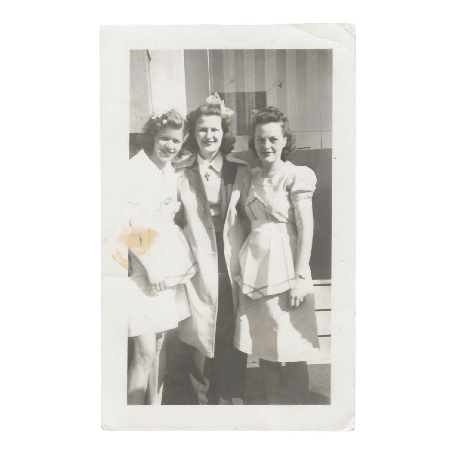 Vintage Snapshot Photo Three Women Waitress Aprons Uniforms 1940s Vintage Snapshot Photo Three Women Waitress Aprons Uniforms 1940s