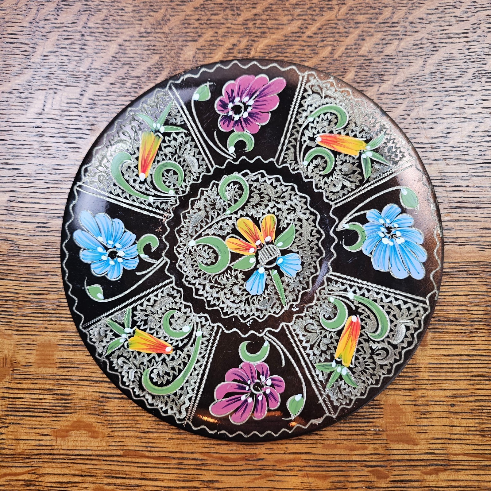 Vintage Hand Painted Metal Wall Plate Floral Folk Art 7.5 Vintage Hand Painted Metal Wall Plate Floral Folk Art 7.5
