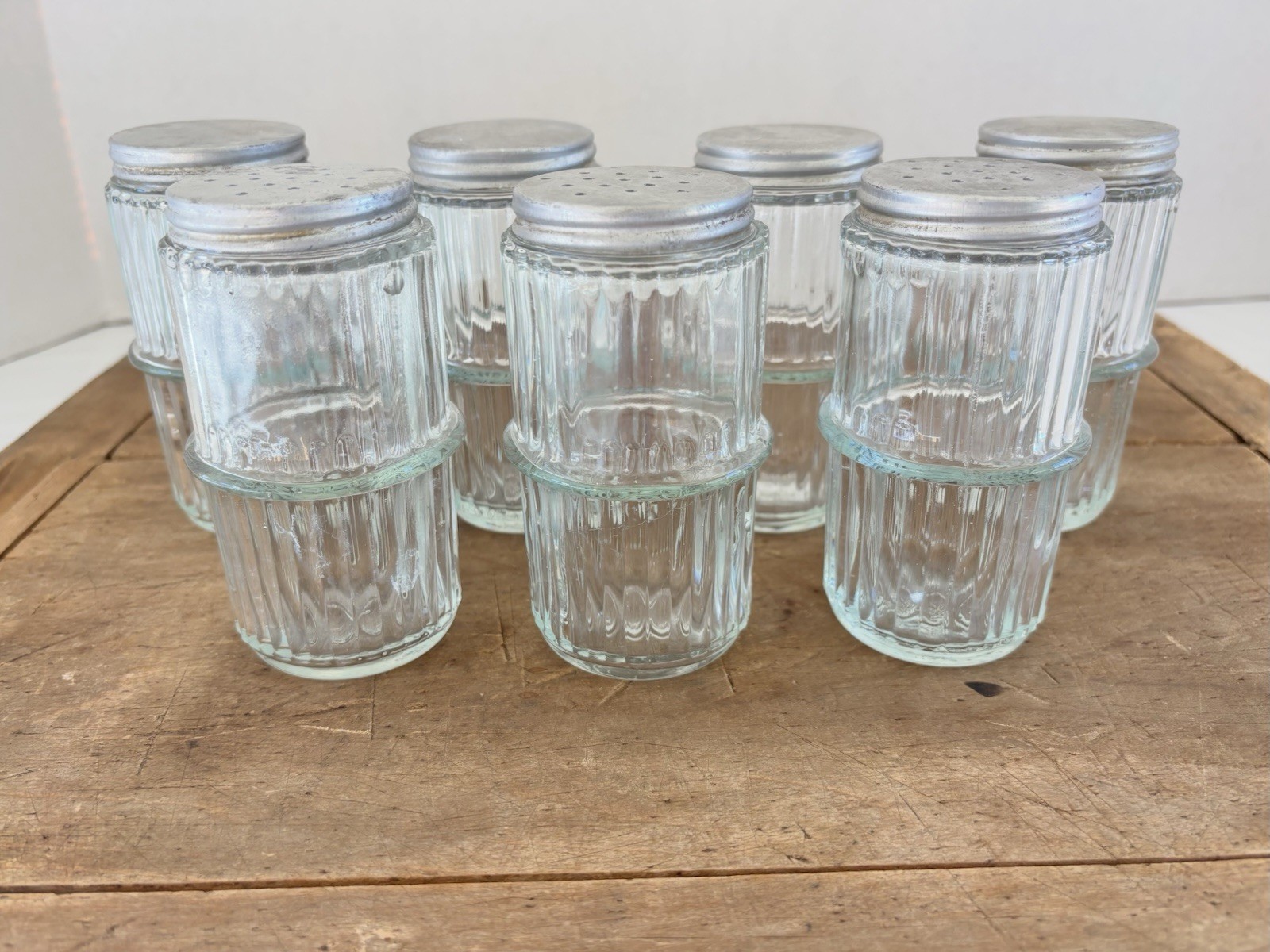 7 VINTAGE ORIGINAL HOOSIER CABINET GLASS RIBBED JARS SELLERS SHAKER JARS