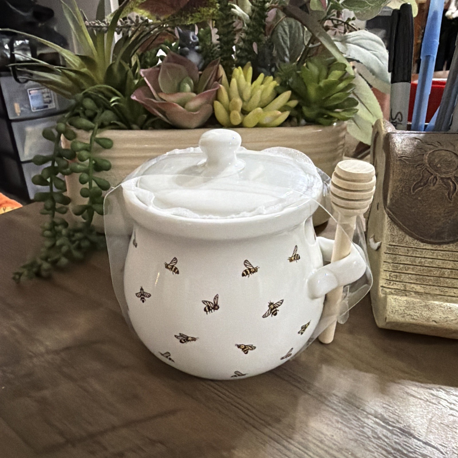 White Ceramic Honey Pot With Wooden Dipper, Bumblebee Pattern - NEW
