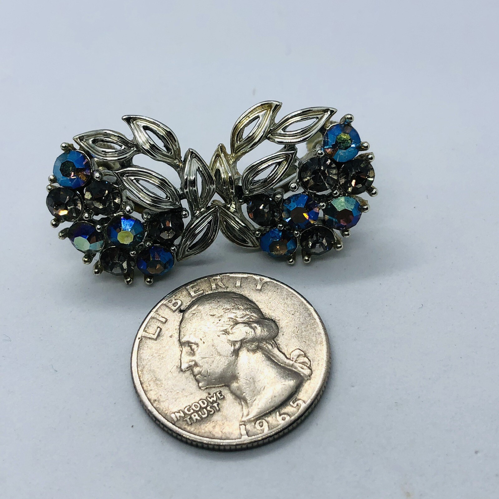 VINTAGE LISNER AURORA BOREALIS SCREWBACK LEAVES FINE JEWELRY EARRINGS