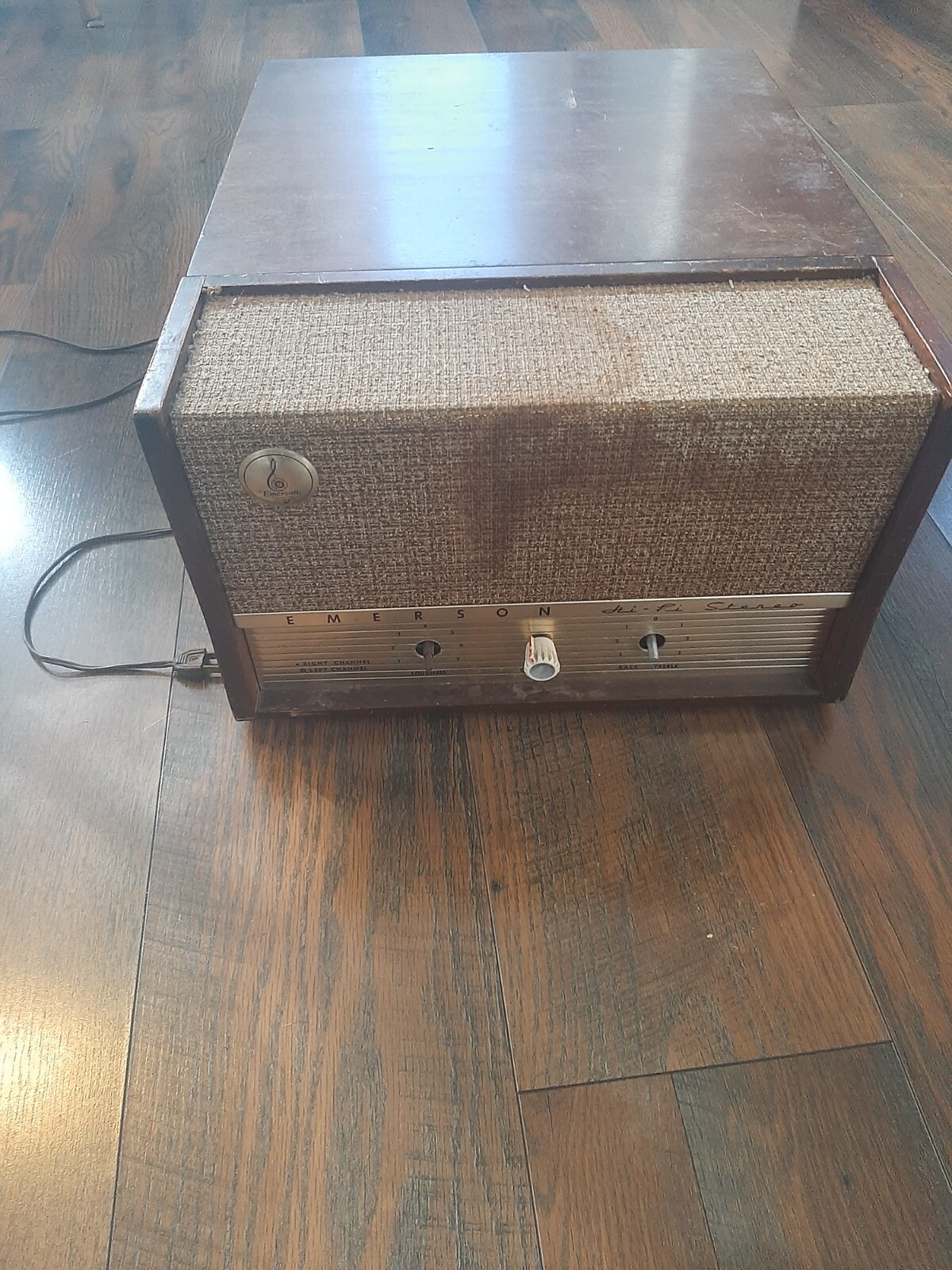 Vintage antique Emerson Model 898 series B Hi fidelity stereo 115 Volts 55 watts Vintage antique Emerson Model 898 series B Hi fidelity stereo 115 Volts 55 watts