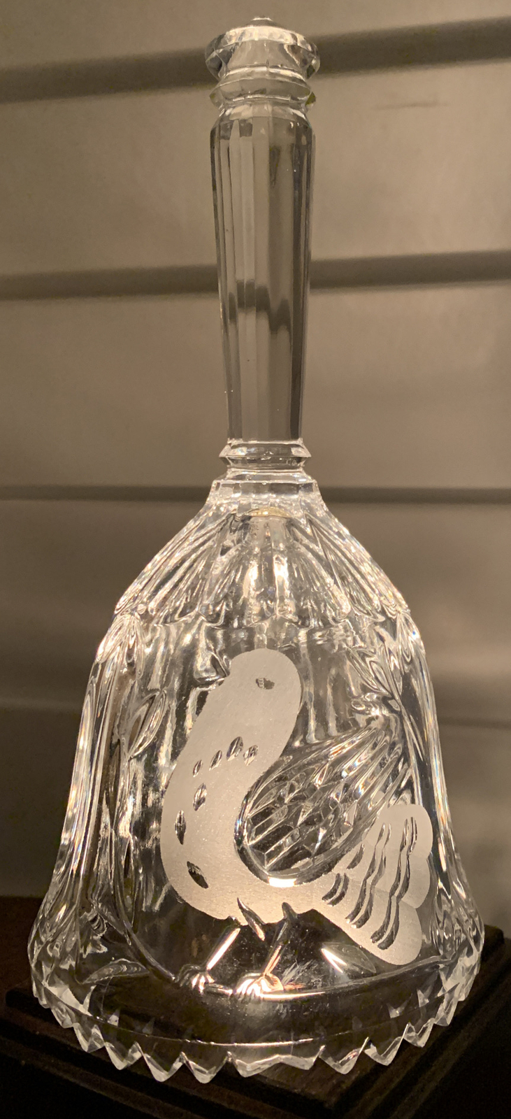 Vintage Clear 24% Lead Crystal Glass Dinner Bell W Etched Bird 7 3/4\ Vintage Clear 24% Lead Crystal Glass Dinner Bell W Etched Bird 7 3/4\