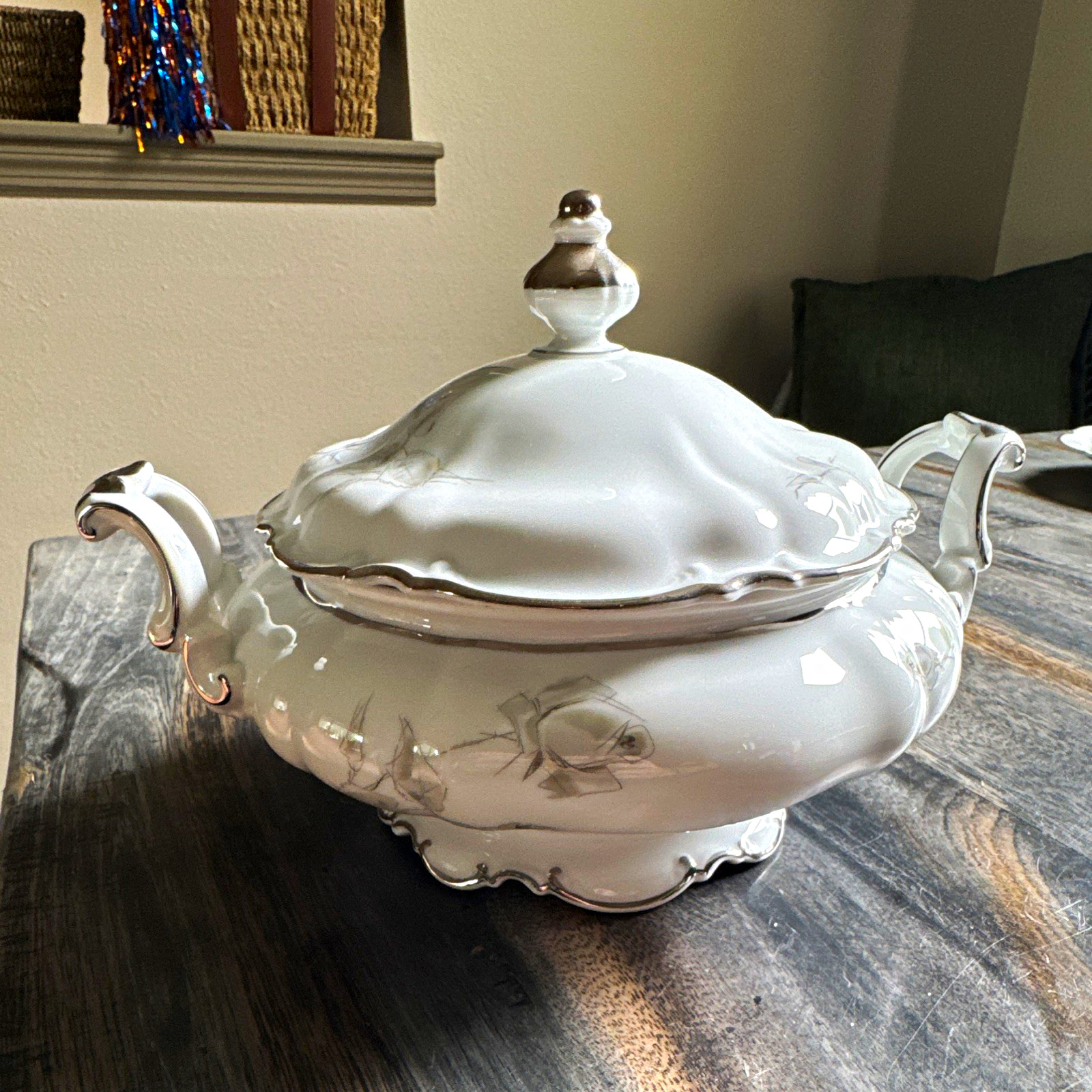 Hutschenreuther Selb Sylvia Platinum Large Covered Vegetable Serving Bowl 11” Hutschenreuther Selb Sylvia Platinum Large Covered Vegetable Serving Bowl 11”