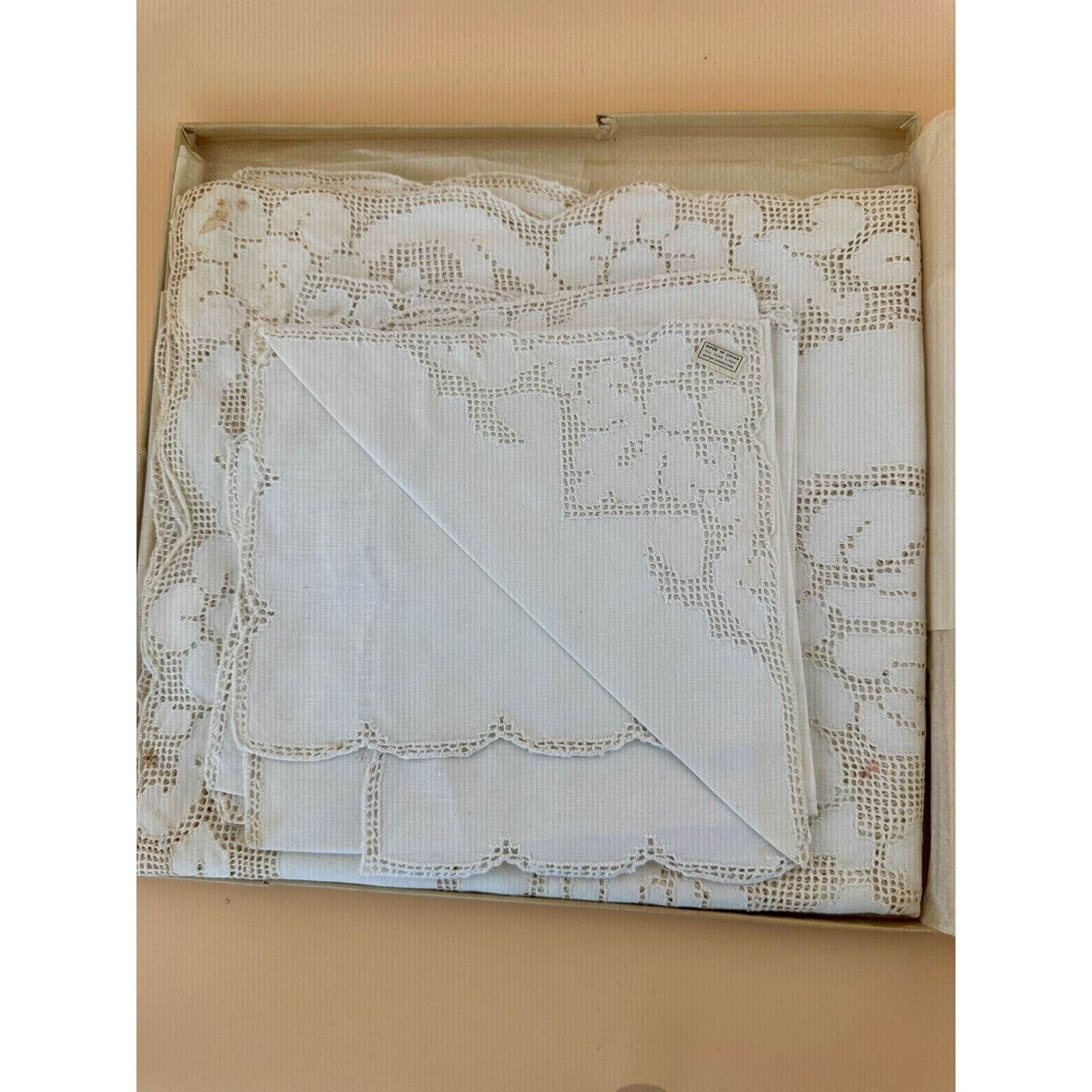 Vintage 1940s Pure Linen Tablecloth Napkins Set NOS Lace Floral White 7pc Set Vintage 1940s Pure Linen Tablecloth Napkins Set NOS Lace Floral White 7pc Set