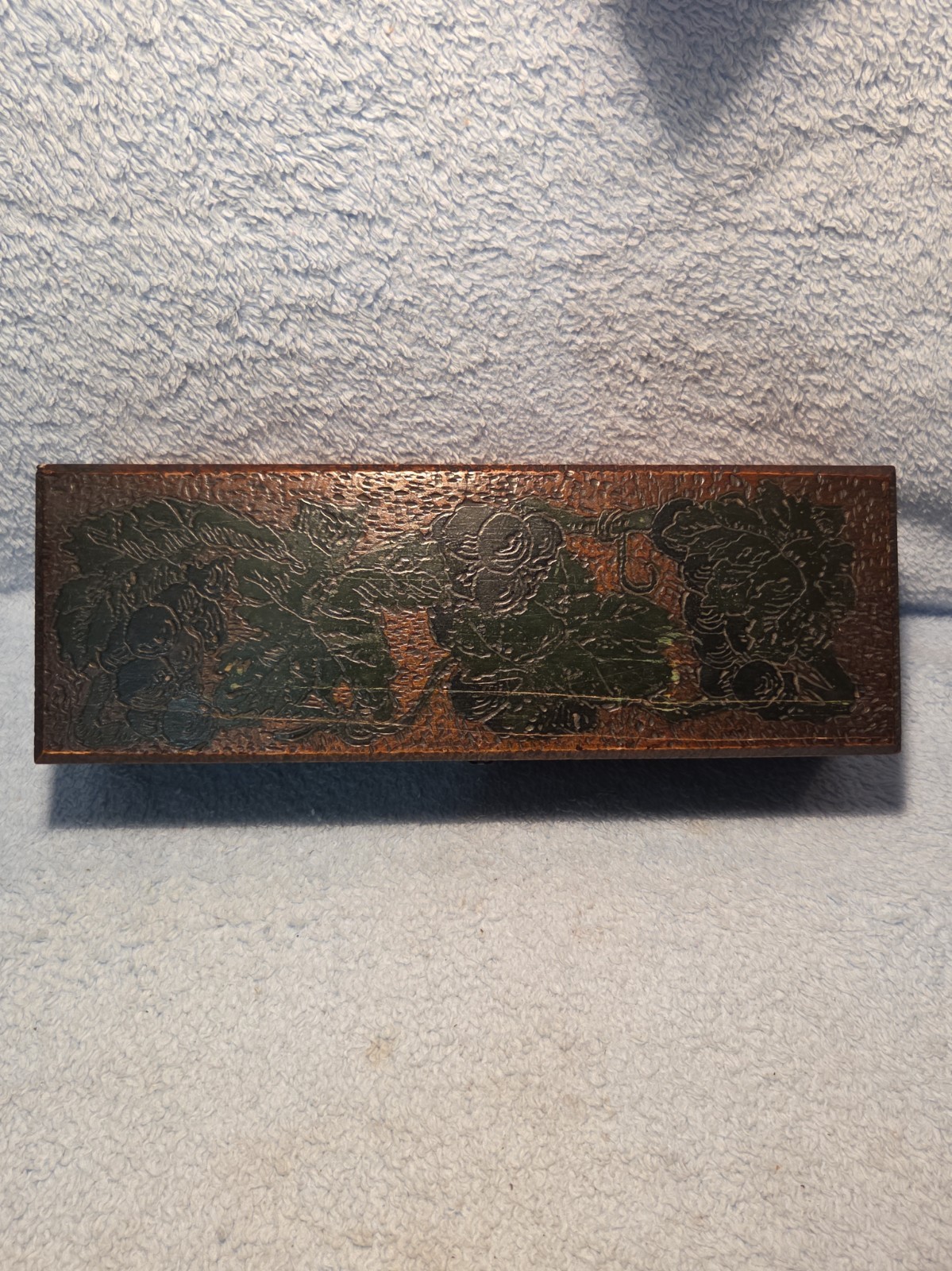 Antique 1911 Pyrography Wood Burned Glove Box.Grape&Vine Motif, Dated 12-25-1911 Antique 1911 Pyrography Wood Burned Glove Box.Grape&Vine Motif, Dated 12-25-1911