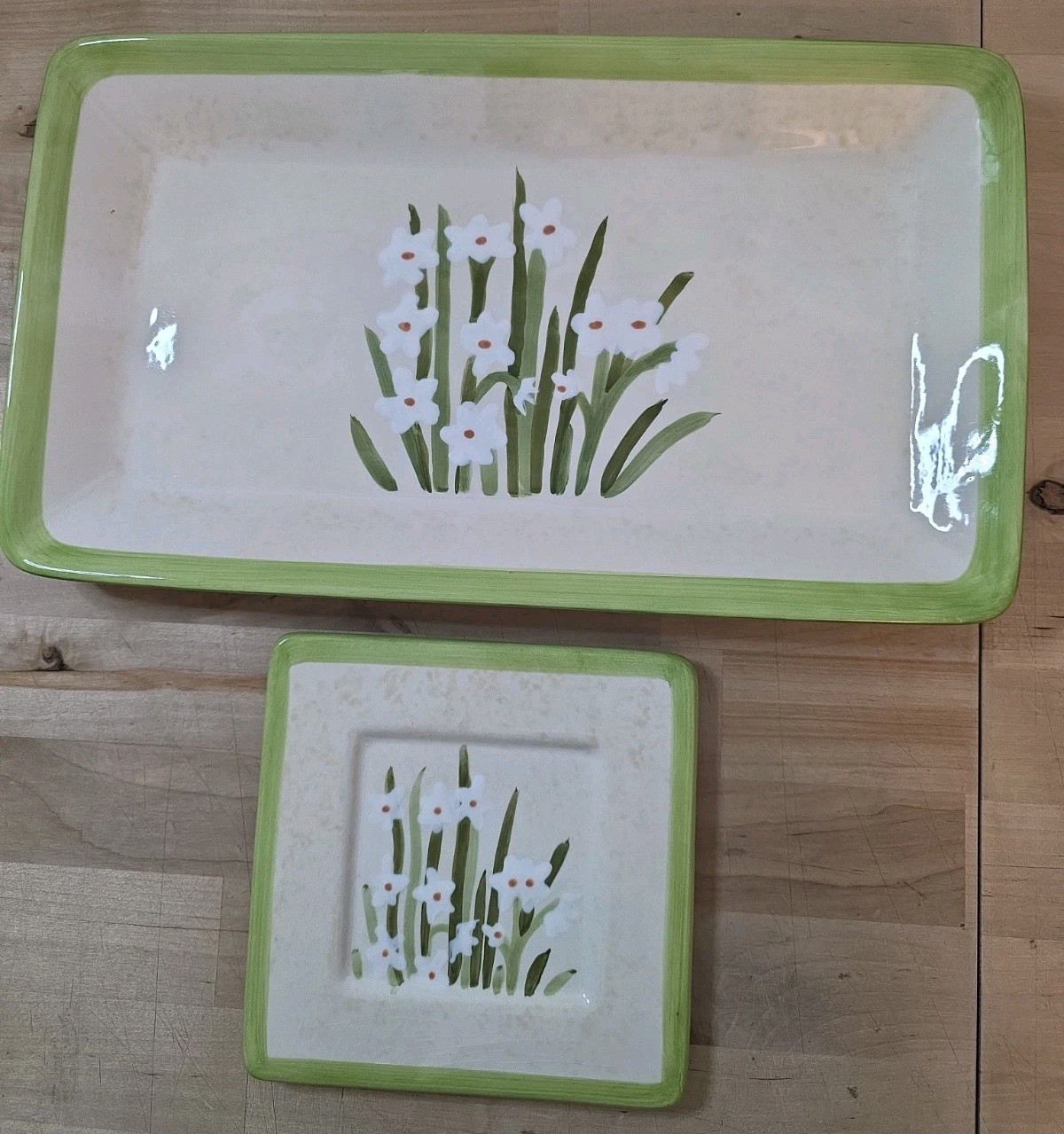 Inspirado Stonelite Green White Floral Design Tray + Trivet Set