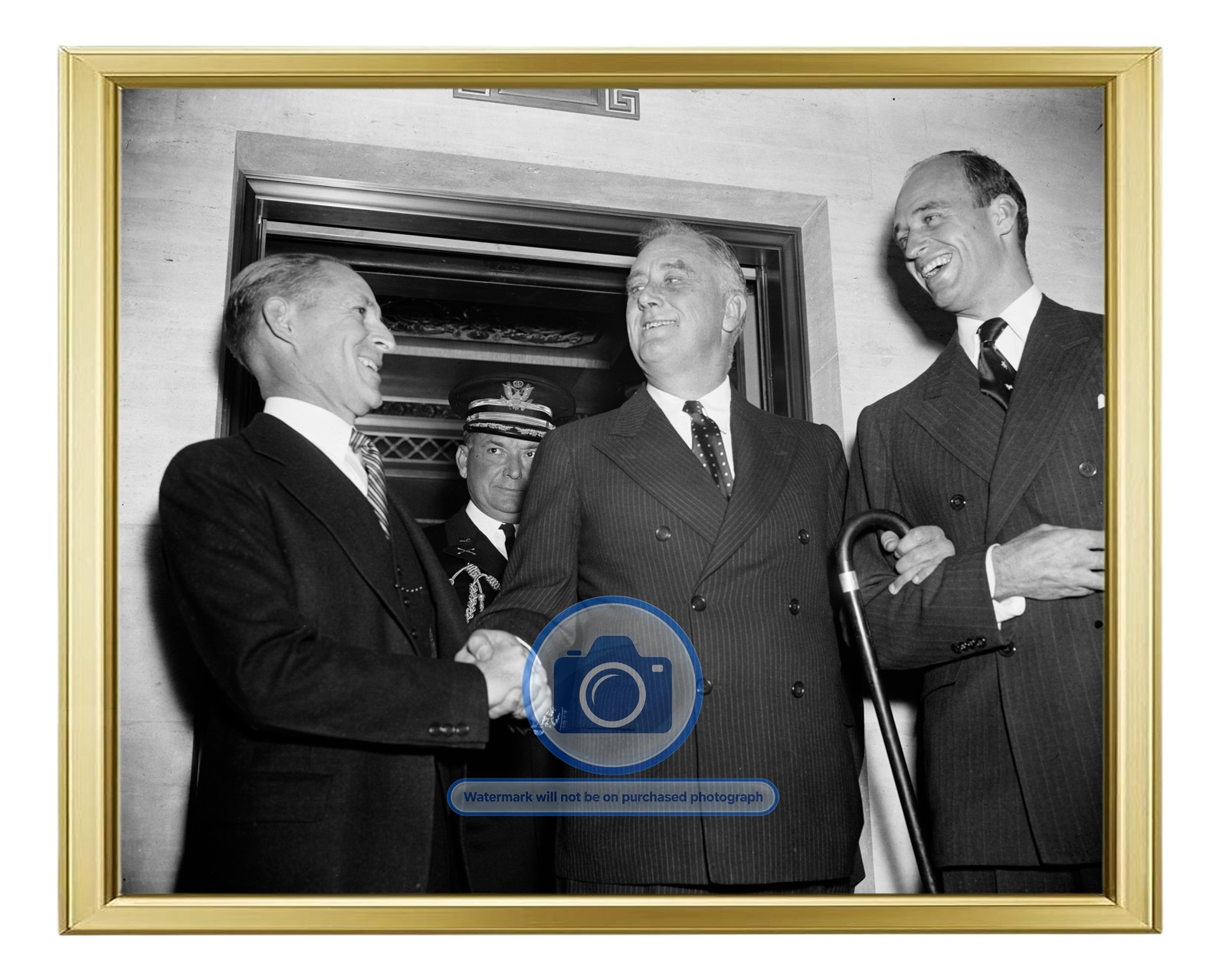FRANKLIN DELANO ROOSEVELT WITH TWO MEN WASHINGTON DC 8X10 GOLD FRAMED PHOTO