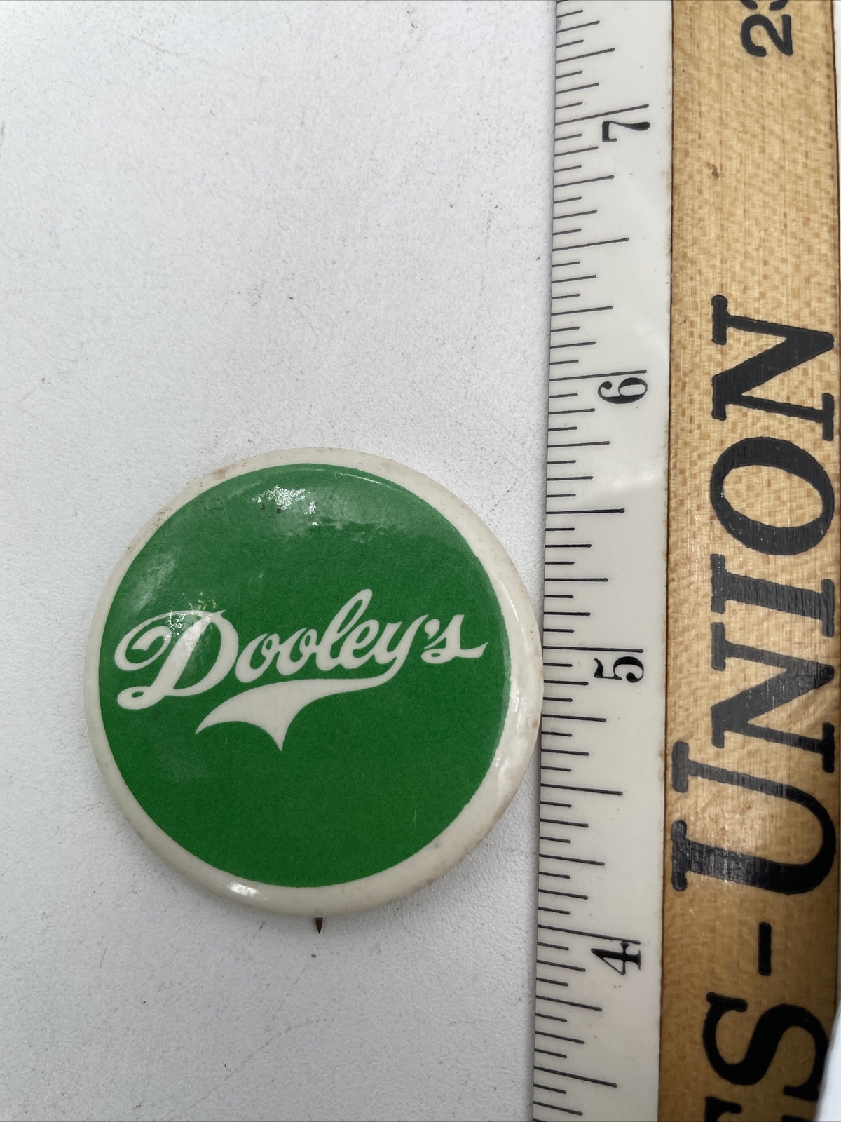 Dooley\'s Detroit Michigan Pub Bar Restaurant Pin Pinback Button F7A6