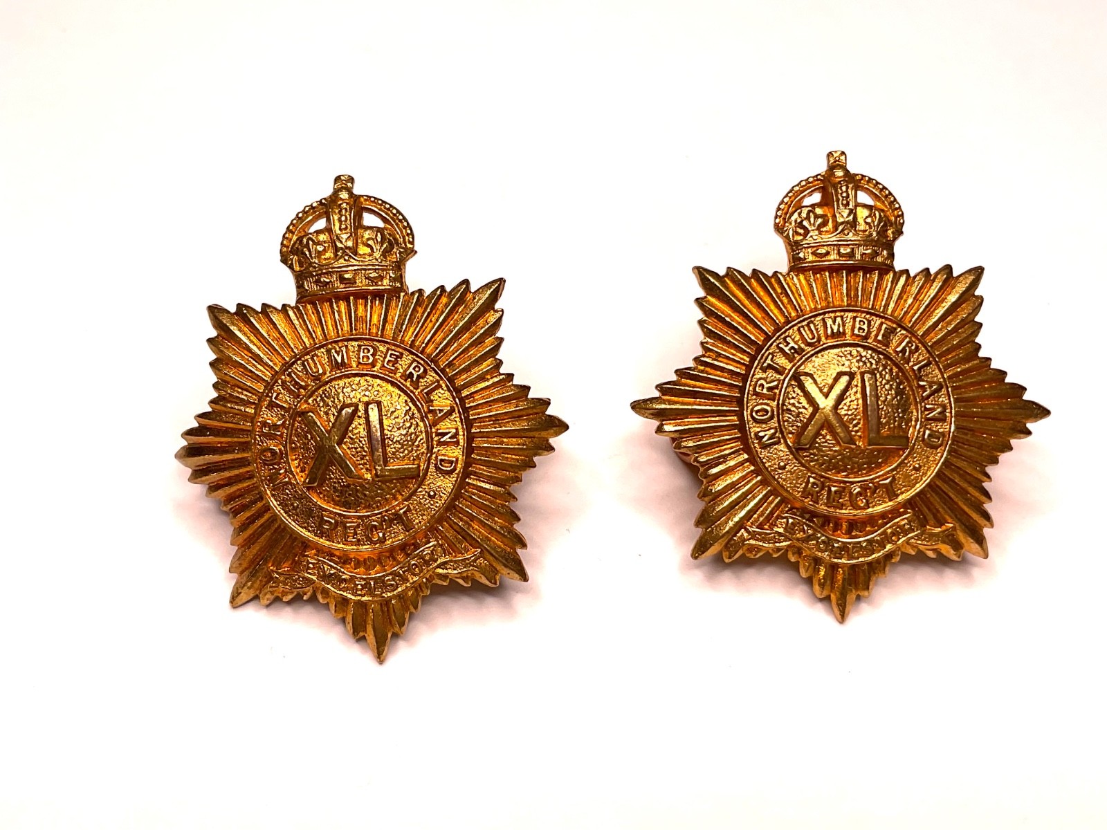 Pair Canadian 40th Northumberland Regiment XL Excelsior Brass Badges Canada