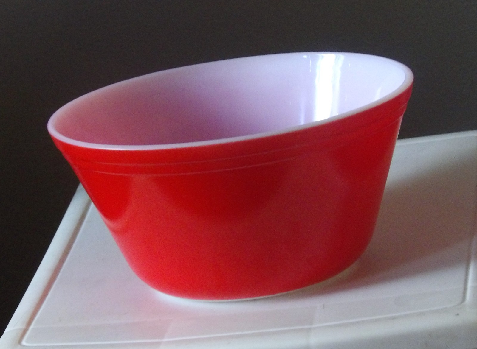Federal Glass Red Mixing Bowl 9.25 x 4.5 Inches 1950s MCM - EUC Federal Glass Red Mixing Bowl 9.25 x 4.5 Inches 1950s MCM - EUC