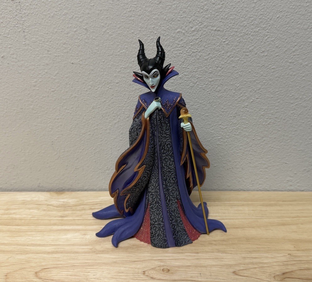 Disney Showcase Maleficent Sleeping Beauty 6000816 Disney Showcase Maleficent Sleeping Beauty 6000816