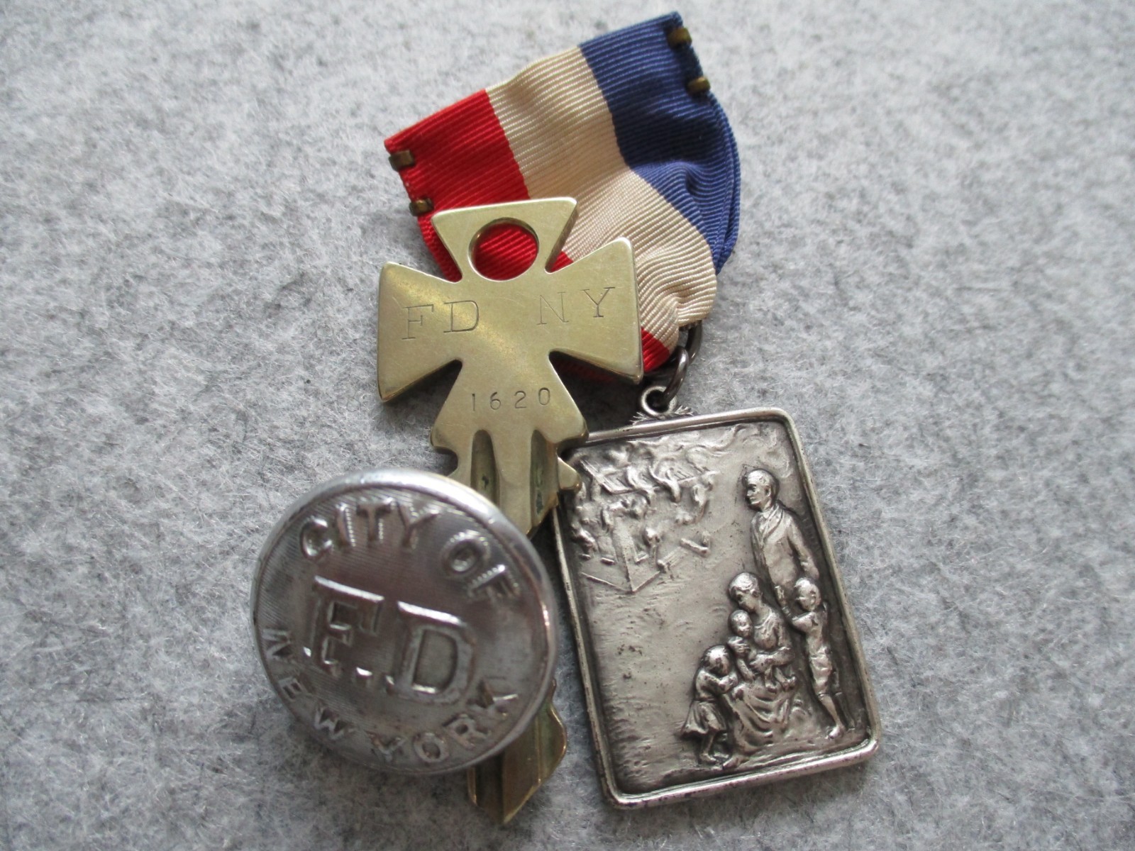 VINTAGE FDNY FIREMAN MEMORABILIA - COLLECTIBLES (LOT OF 3) VINTAGE FDNY FIREMAN MEMORABILIA - COLLECTIBLES (LOT OF 3)