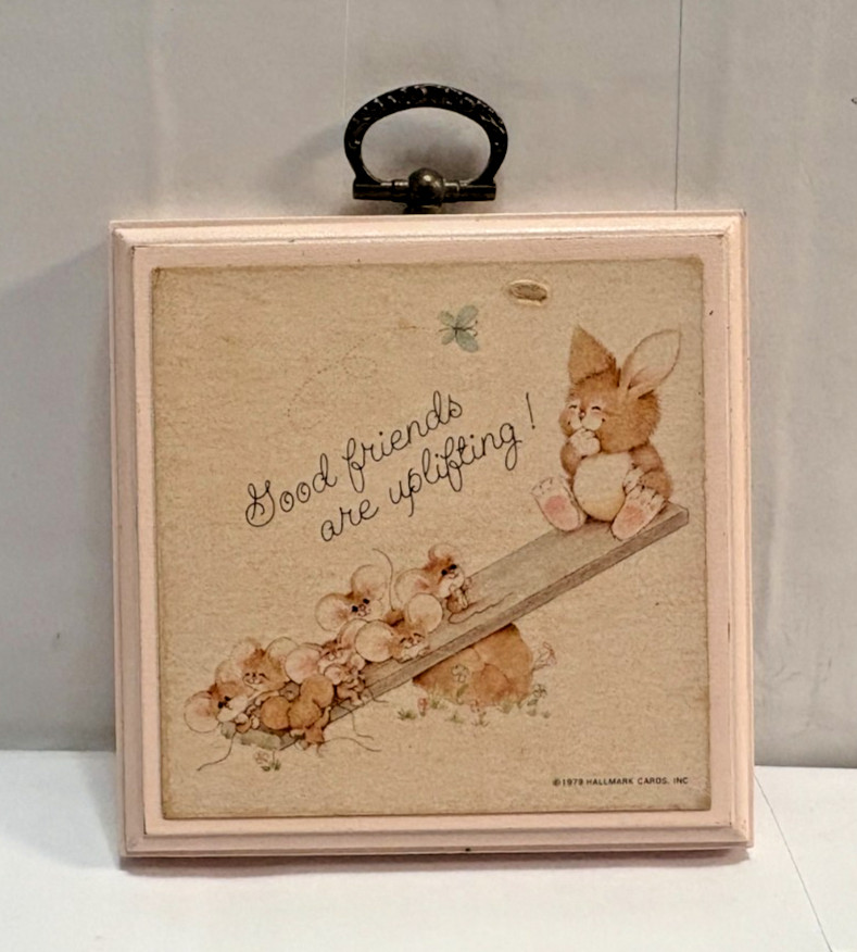 Vintage 1979 Hallmark Wall Hanging Plaque 3.50\'\' x 3.50\'\' Excellent- Condition Vintage 1979 Hallmark Wall Hanging Plaque 3.50\'\' x 3.50\'\' Excellent- Condition